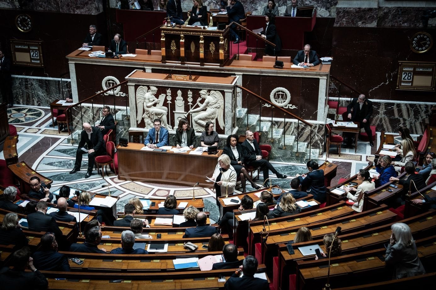 Le grand déclassement de la République : "Les élus sont de plus en plus vulnérables"