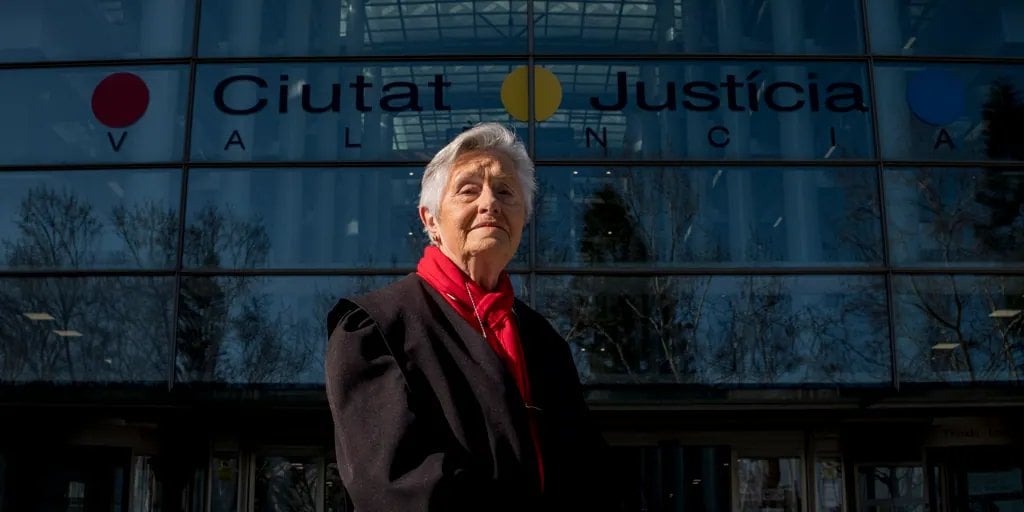 Abogados y procuradores con pensiones que no llegan a 800 euros: «¡No queremos morir con la toga puesta!»
