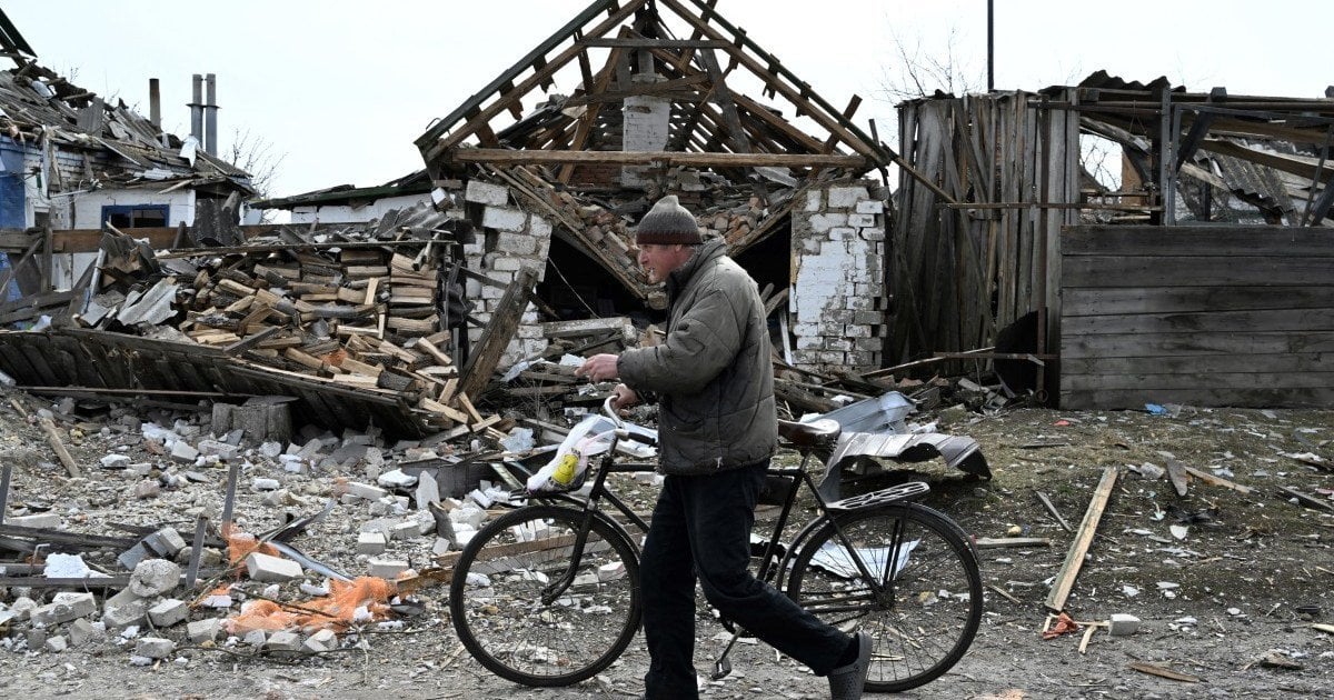 Russian bombs turn Ukraine border village into ‘hell’ | Russia-Ukraine war News