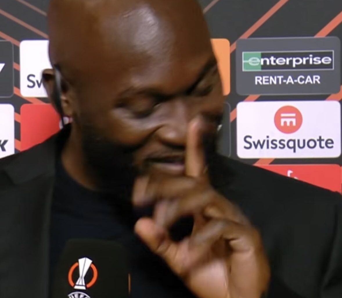 Romelu Lukaku when asked about his future at Chelsea or Roma: “I don’t want any controversy with them in England! I have to be smart, you know what I mean”. “Did I learn the lesson? Let me go, guys… I have to stay”, told Sky Sport.