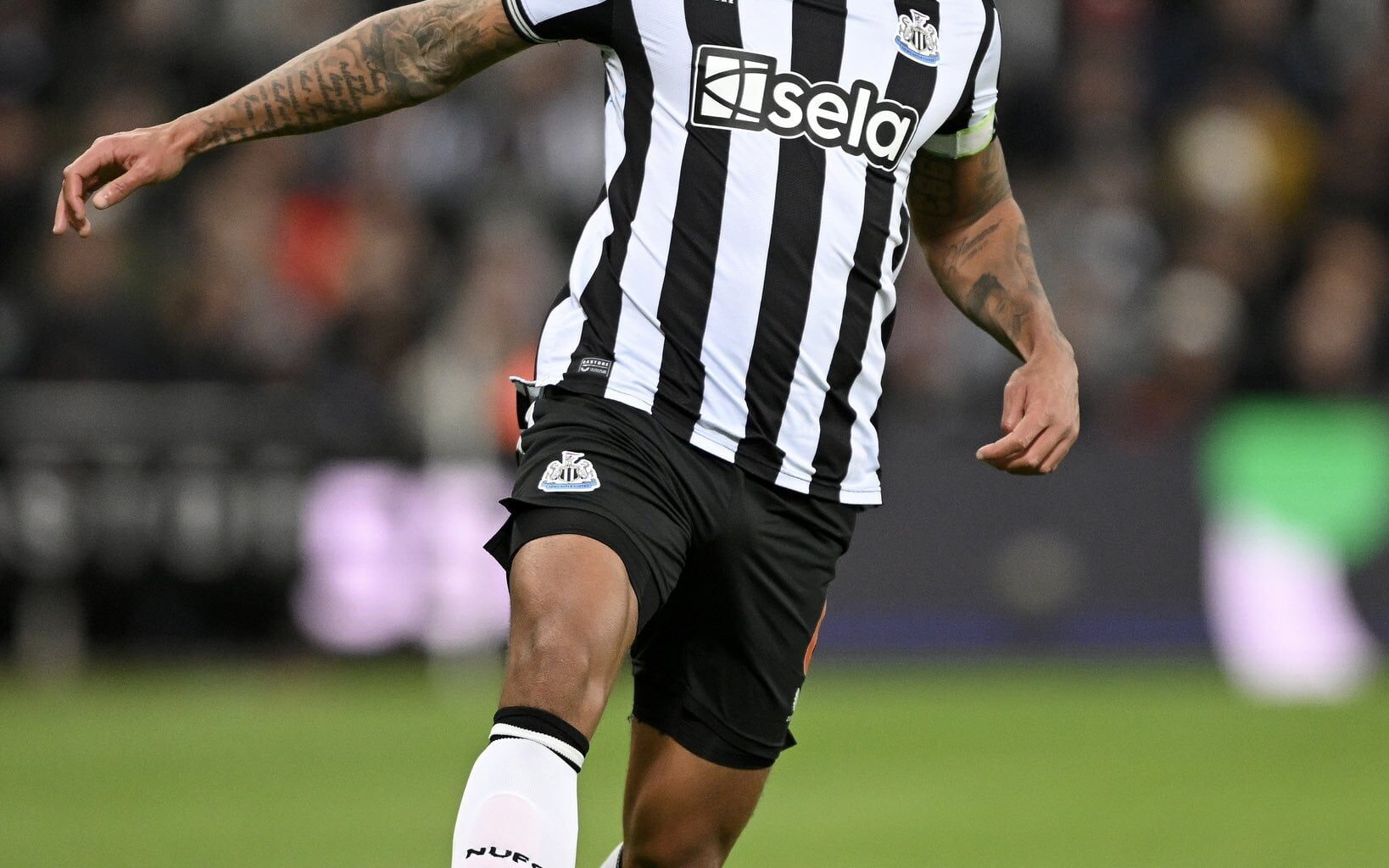 [Newcastle United] can confirm that club captain Jamaal Lascelles suffered a rupture to the ACL in his right knee during Saturday’s victory over West Ham United. After seeing a specialist consultant, he is expected to undergo surgery next week and will be out for 6-9 months.