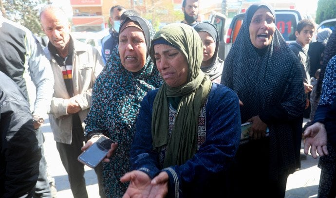 Alors que les témoignages de viols (y compris d'une femme enceinte), de torture et d'exécutions à l'hôpital Al-Shifa et Nasser se multiplient; l'exécutif US serait au courant des viols systématiques, c'est même la position officielle défendue par un de ses représentants