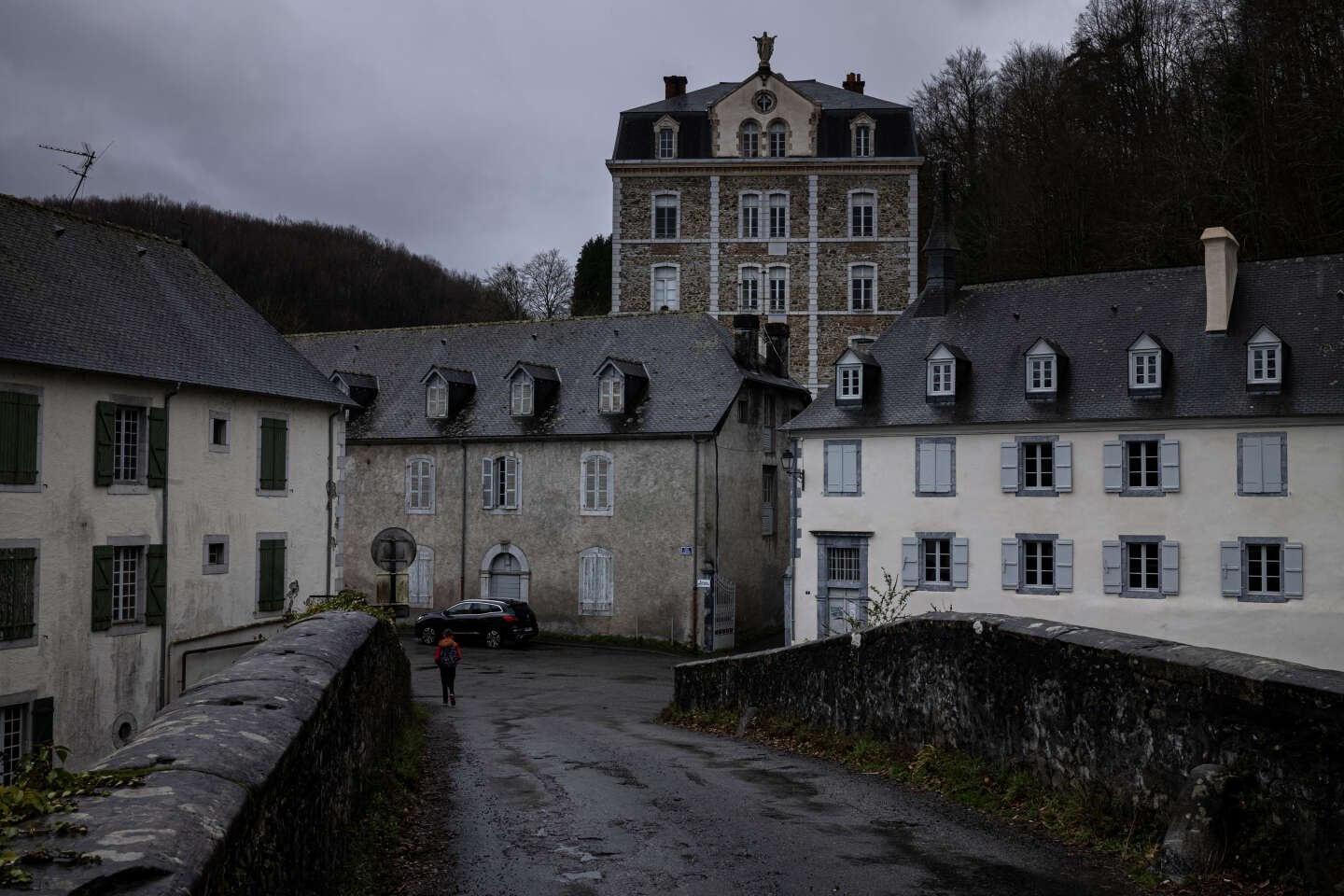 D’anciens élèves de l’établissement catholique privé Notre-Dame de Bétharram dénoncent un « régime de la terreur »