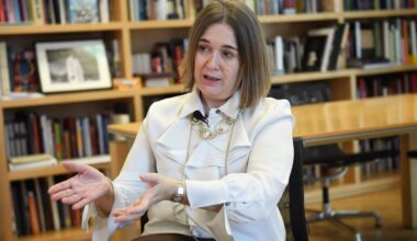 La delegada de Cultura de Madrid dice que "no tiene sentido" una revisión colonial de obras en museos: "España no tenía colonias, tenía virreinatos y cuando uno viaja por América Latina ve que todo se ha quedado in situ. No se ha traído aquí. España no expolió"