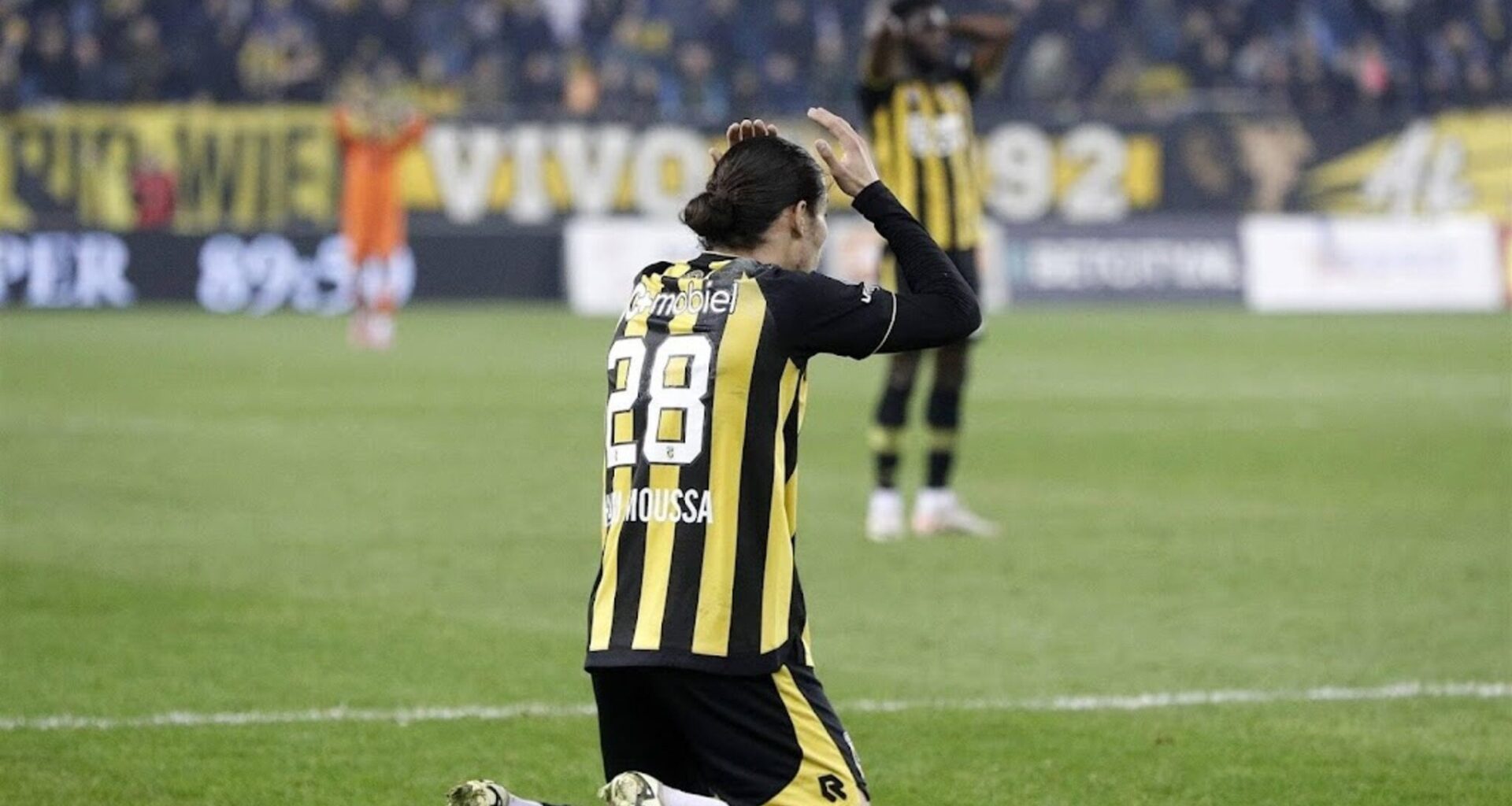 Vitesse gain little from late equalizer against Almere City