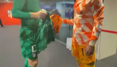 Jan Oblak and Yann Sommer show respect to each other after the game!