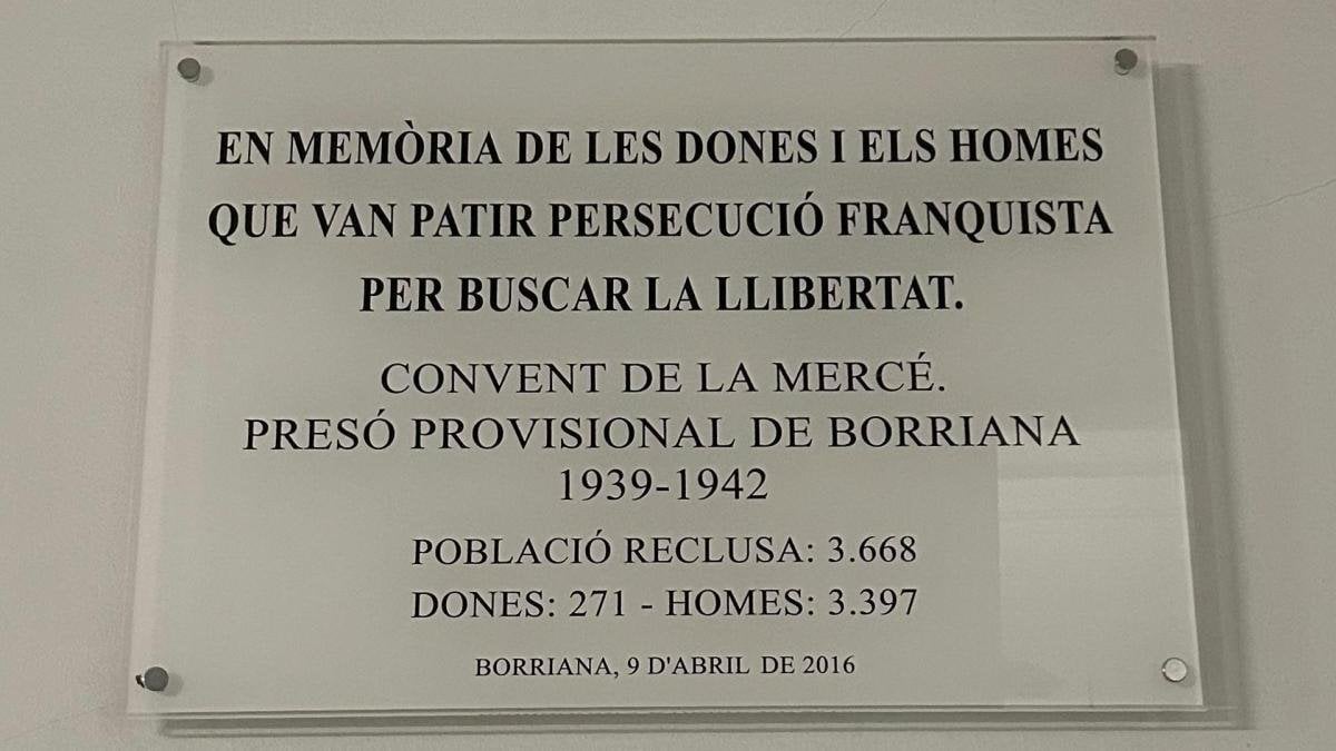 Vox retira una placa en Borriana en honor a las víctimas del franquismo por tener "datos falsos"