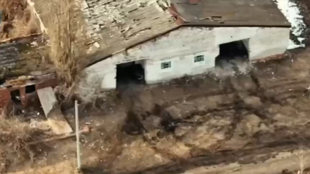 Ukrainian fpv drone enters a russian military warehouse.