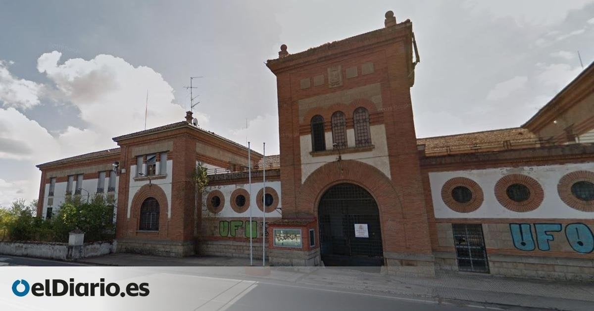 Un diputado de Vox dice que van a tener que reabrir para el PSOE la cárcel de Cáceres que acogió a presos políticos en el franquismo