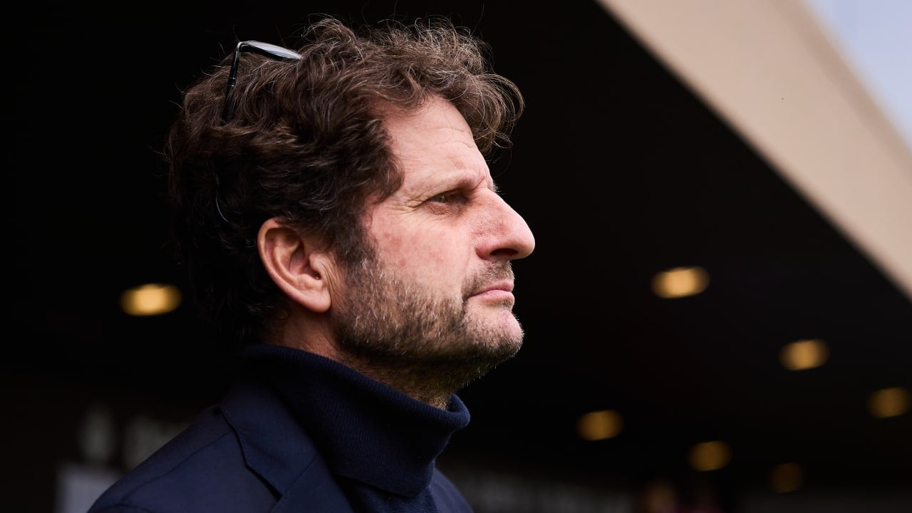 Women's coach Joe Montemurro leaves his job today