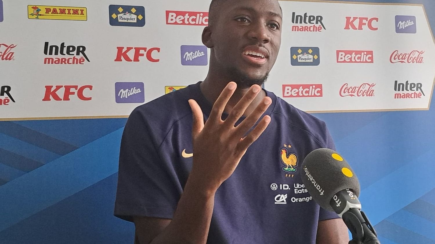 Ibrahima Konaté: "RIP Akira Toriyama! Thanks for the emotions he gave us. When I watch manga, my teammates tell me: 'You're too old for it'. They don't know manga is not just a visual pleasure, it inspires me every day. Sometimes before matches, I put on fight scenes & that gives me determination."