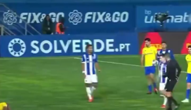 Insólito: Jogadores do Porto dançam flamengo para o árbitro