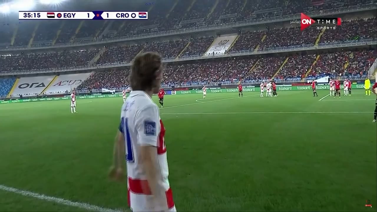 Dozens of lasers targeting Luka Modric every time he takes a corner in a friendly match againt Egypt