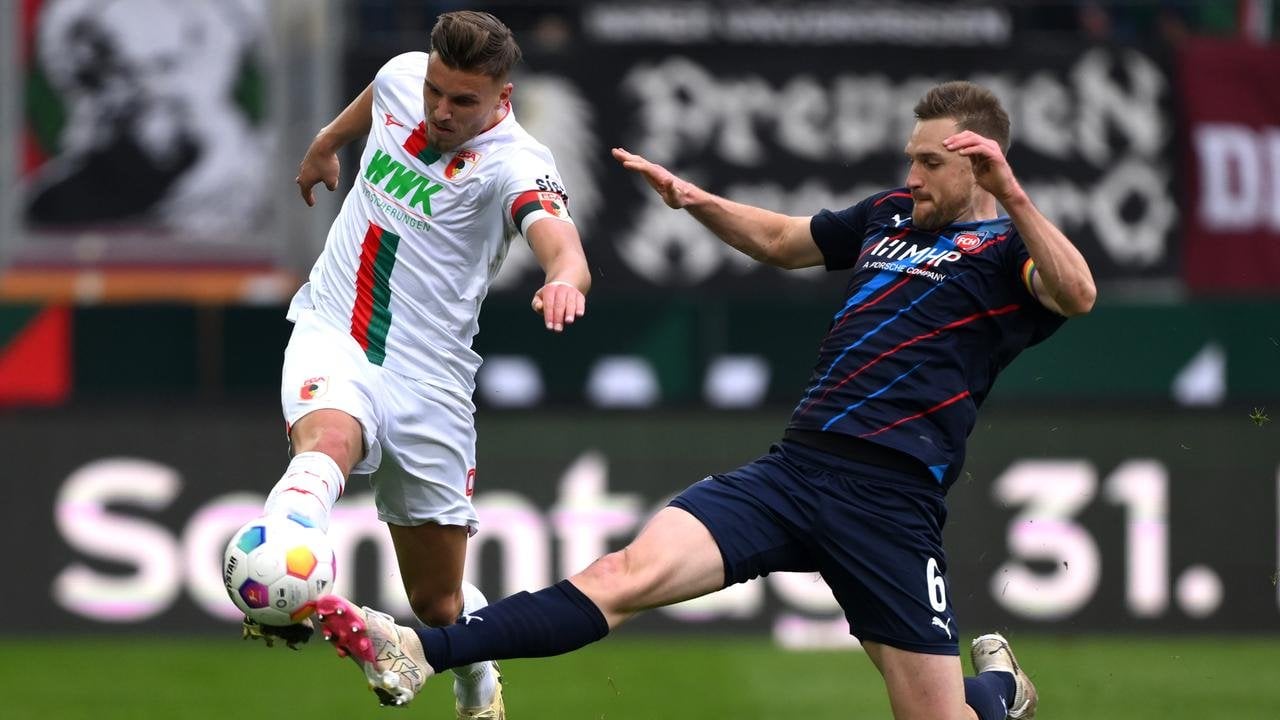 Blick geht nach oben: Augsburg schleppt sich gegen Heidenheim zum Sieg