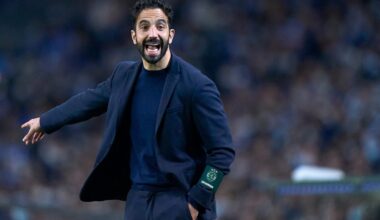 Rúben Amorim has a €30 million release clause. Liverpool and other clubs appreciate him. Let's also see what happens at Chelsea.
