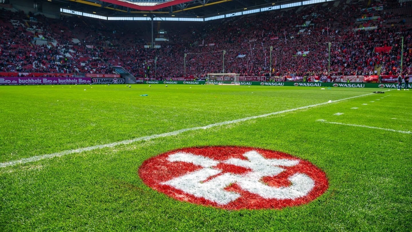 Nach 40 Jahren: FCK reaktiviert Frauenfußball-Team