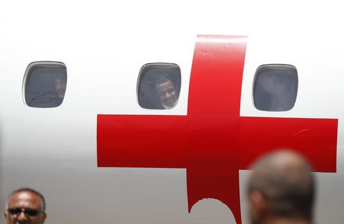 'La Croce Rossa russa accusata di addestrare bimbi'