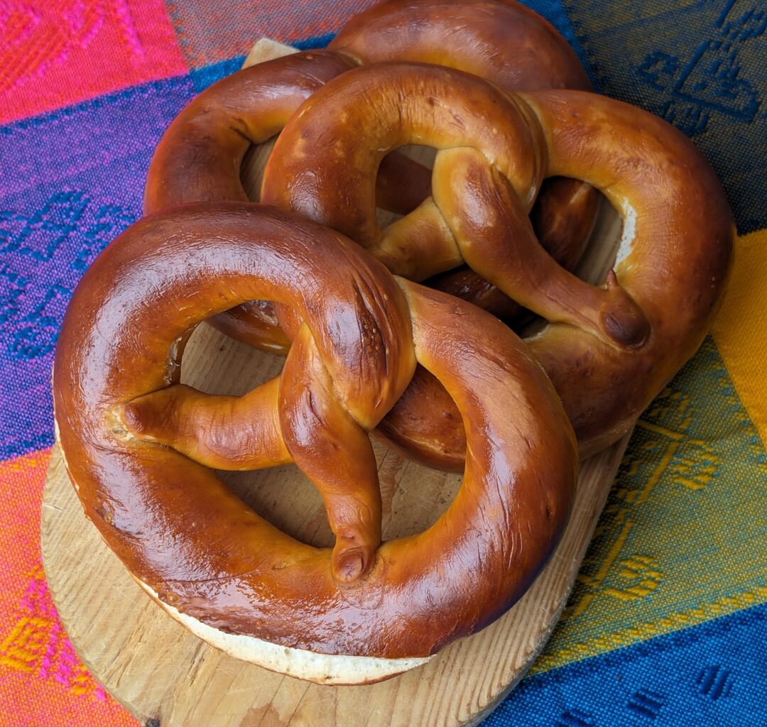 Brezeln/Pretzels (without salt on top because I prefer to eat them with salted butter and I also don't like to bite on those big salt grains 🙈)