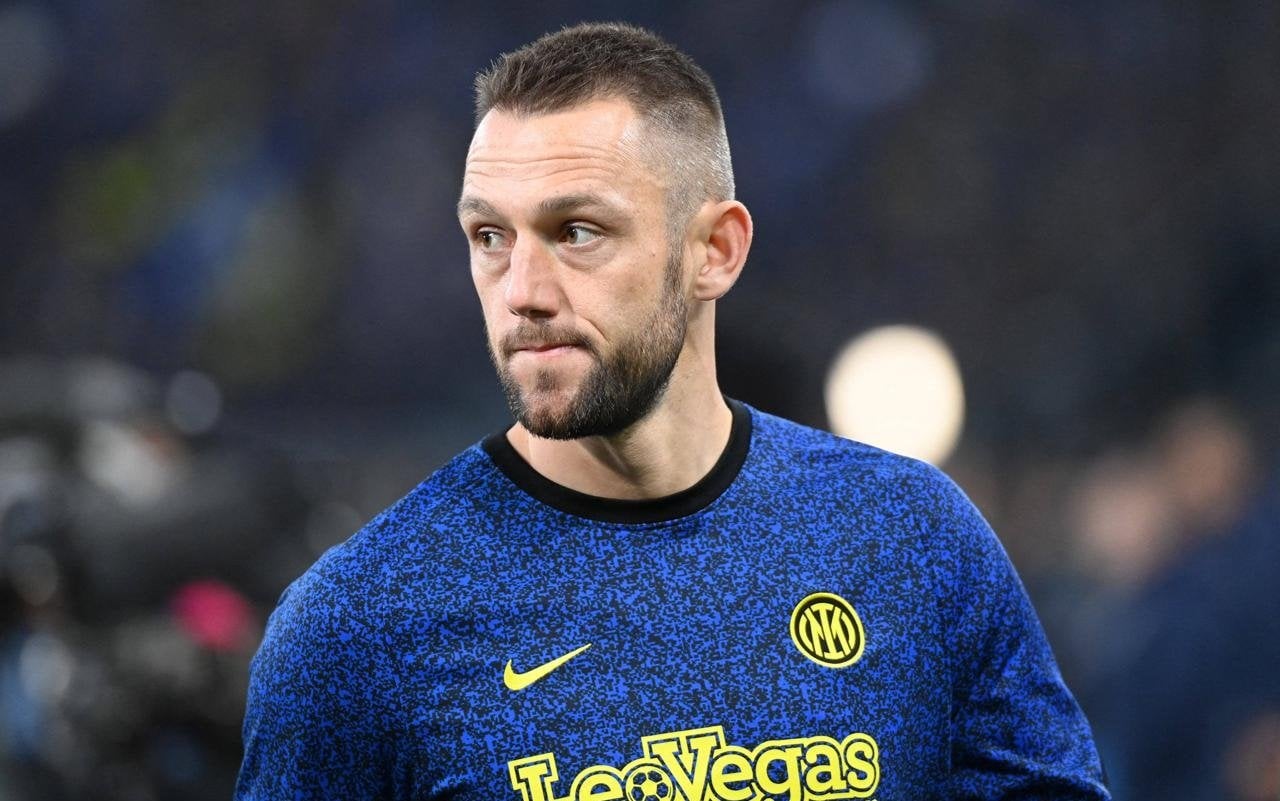 [Di Marzio] Stefan de Vrij will undergo medical examinations with Inter at the beginning of next week to determine the severity of his muscle injury suffered with the Netherlands national team.