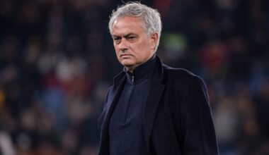 José Mourinho quando perguntado sobre treinar em Portugal. - "Não tenho clube, estou livre. Mas quero trabalhar, no verão quero trabalhar. Nunca digas não, principalmente no futebol. A minha vida é futebol, posso treinar em qualquer lado e não tenho problemas."