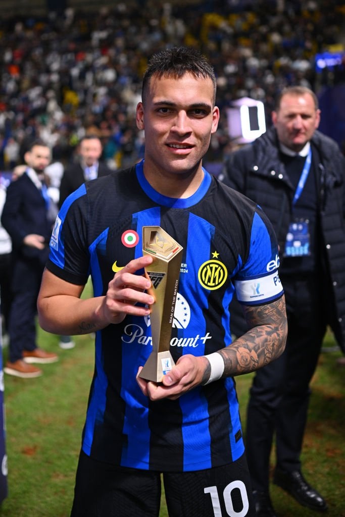 [Mari] New for Serie A: from next season the best player of each match will be rewarded. The club meeting decided this today. There will be the MOTM award like in the Champions League. Fans will use a QR code to vote for the player who will receive the prize on the pitch at the end of the match.