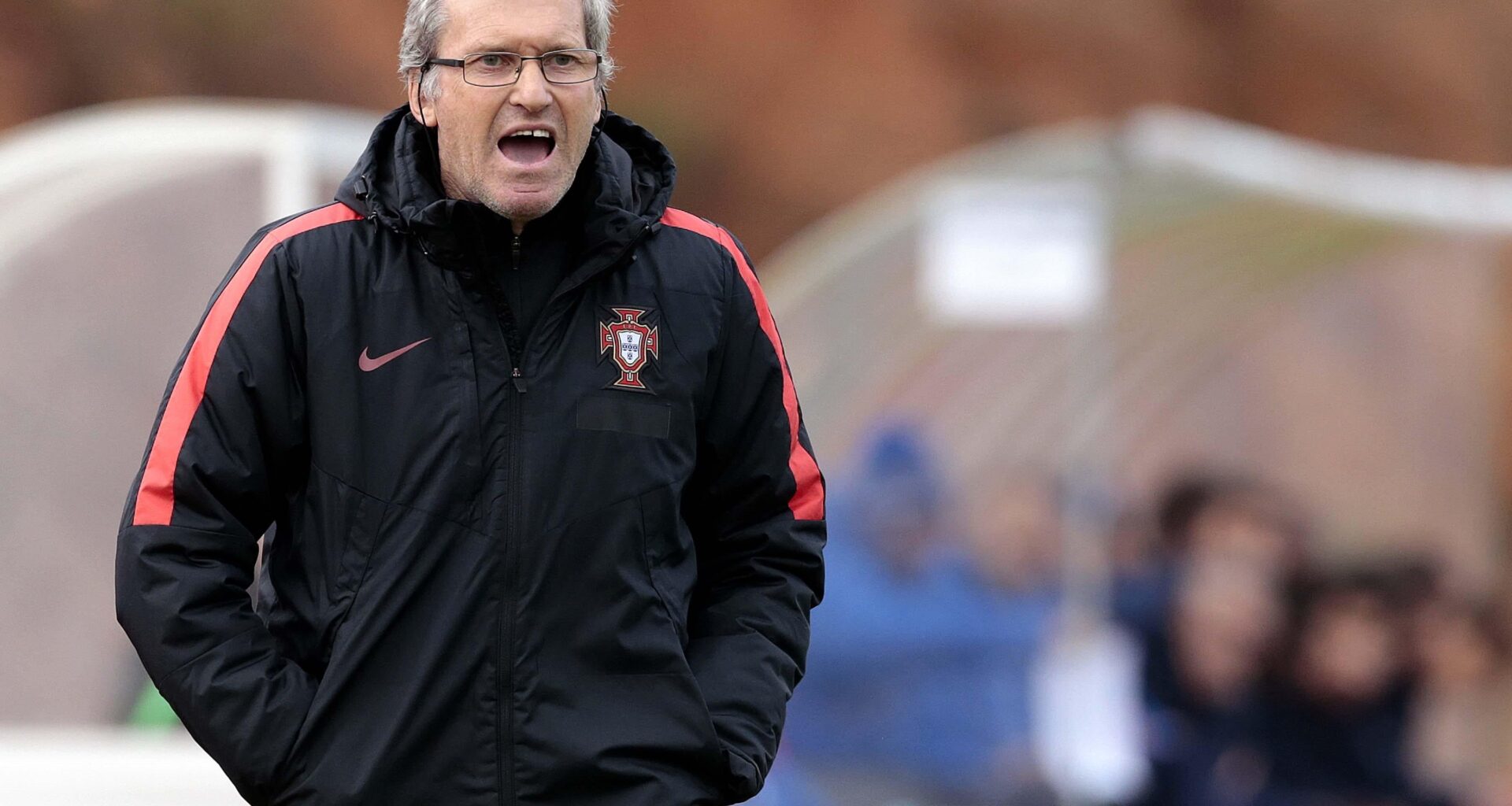 Portugal U19 🇵🇹 acaba de perder 0-2 contra a Dinamarca 🇩🇰, tudo bem que são jogos decisivos mas isto não pode acontecer !Até quando José Lima será o selecionador? É um completo atentado…tanto tacho anda na federação.