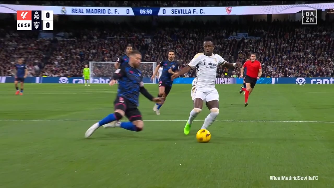 Sergio Ramos' last ditch tackle on Vini Jr inside the penalty box