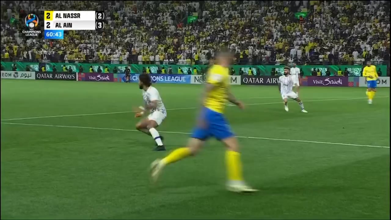 Cristiano Ronaldo falha o golo mais fácil da sua vida nos quartos de final da Champions Asiática