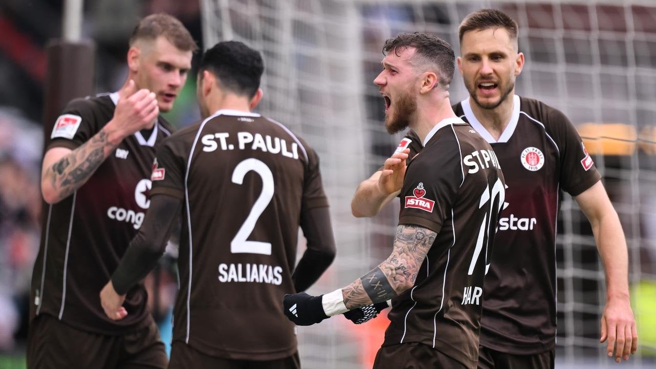 Sieg gegen Paderborn: St. Pauli baut Tabellenführung aus