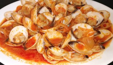 Clams in Fried Tomato Sauce