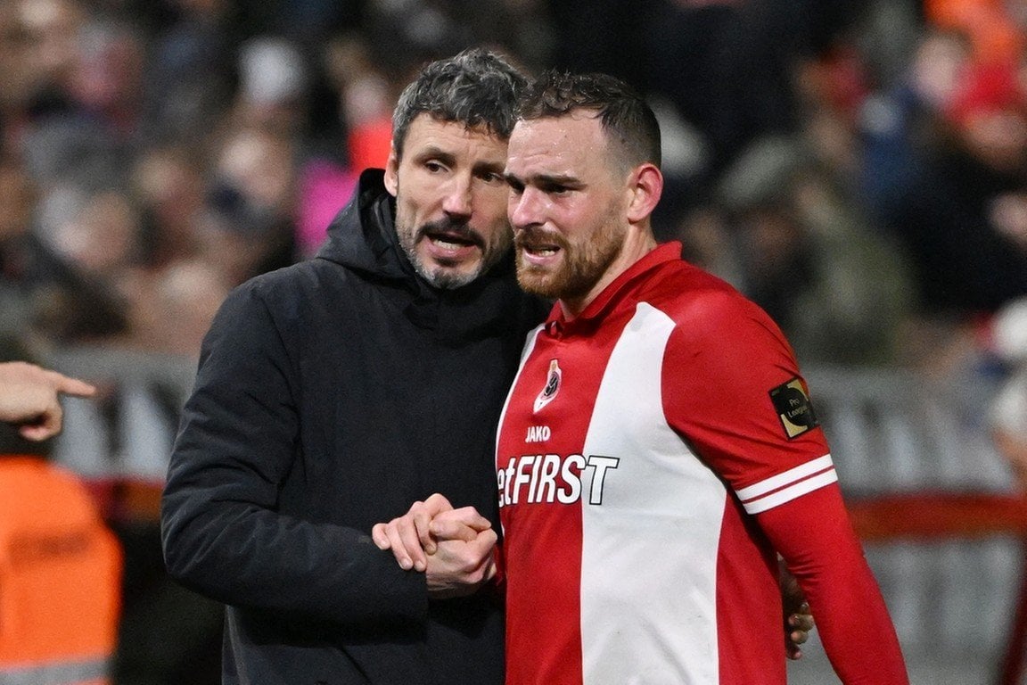Former international Vincent Janssen critical of how Dutch media criticizes Xavi Simons: 'The way the media treats the players without respect is one of the main reasons why I never want to play football in the Netherlands again.'