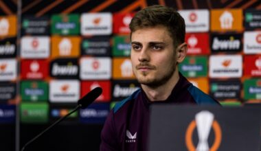 Bayern-Leihgabe Stanisic: "Die Situation ist so, dass ich zurück muss. Aber man weiß ja nie im Fußball. Das ist ein schnelllebiges Geschäft. An einem Tag bin ich da und am anderen Tag bin ich wieder weg."