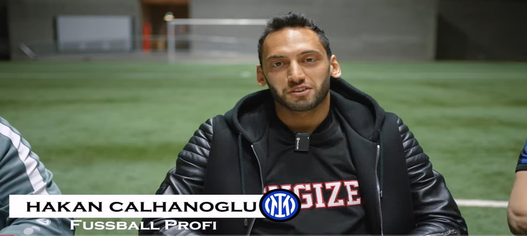 Chala e Arnautovic in a YouTube video. This video was posted on the Diyar AC channel, a German content creator, one of the biggest football related.