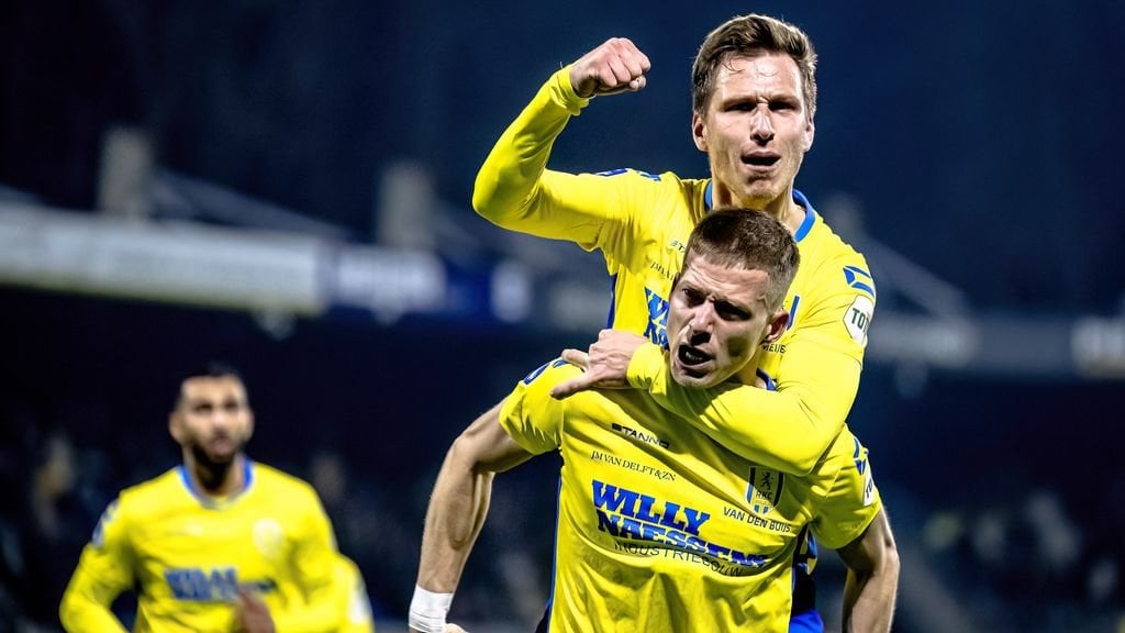 RKC Waalwijk push Vitesse closer to the edge of relegation after 3-1 game.