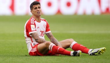 Cancelo über seine Zeit beim FCB: "Ich dachte, die Bundesliga wäre einfacher und Bayern viel dominanter, weil sie zehnmal in Folge Meister wurde. Es wurde am Ende kompliziert, weil Borussia Dortmund sehr gut gespielt hat. Ich hatte das Vergnügen, in dieser Mannschaft voller Talent zu spielen."
