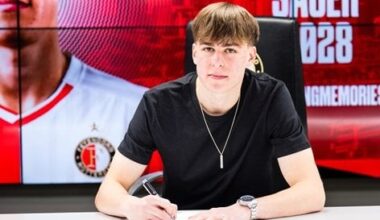 Official: Leo Sauer signs contract extension at Feyenoord until 2028