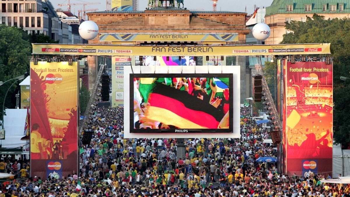 Public Viewing bei Fußball-EM: Bundesregierung will Fan-Feste bis in die Nacht ermöglichen