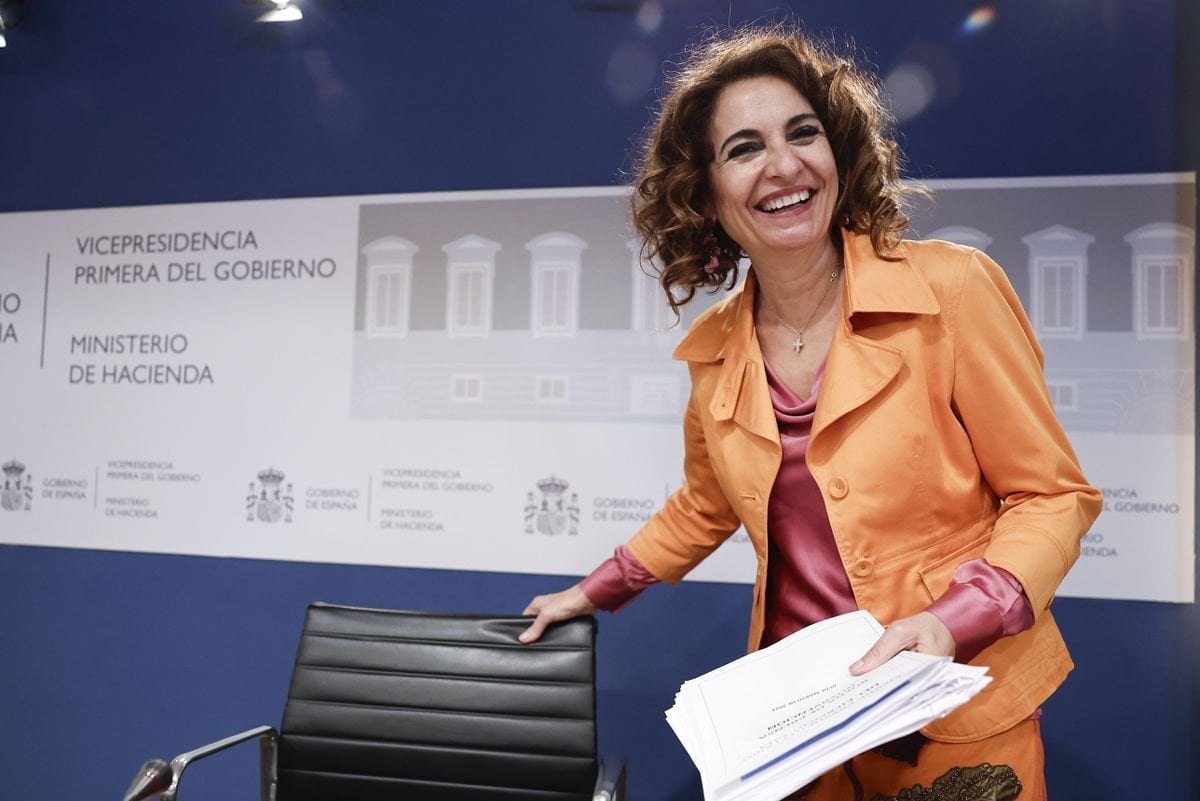 Los ingresos por impuestos marcan un récord de 271.935 millones pese a bajar la presión fiscal