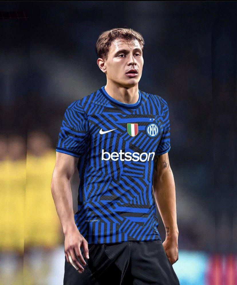 How the Inter 24/25 kit could look like with the 2nd star and Scudetto badge. ⚫️🔵⭐️⭐️