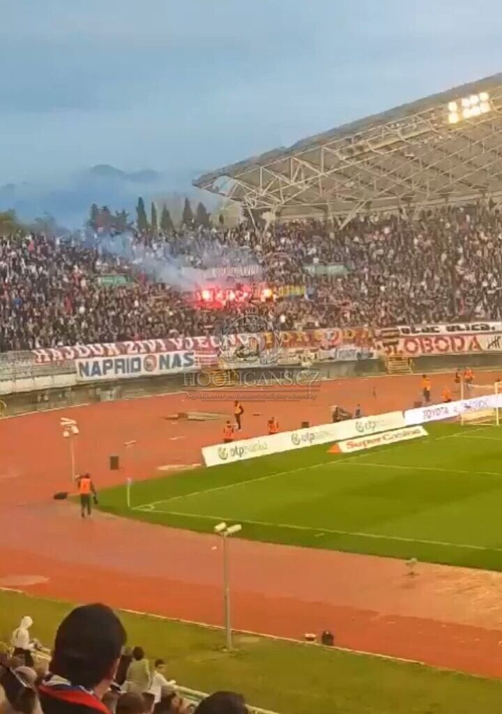 No Name Boys e Ultras do Hajduk Split queimam tarjas roubadas do Museu do Porto