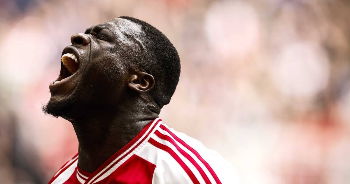 AFC Ajax - FC Utrecht ends in a simple 2-0 victory for Ajax.