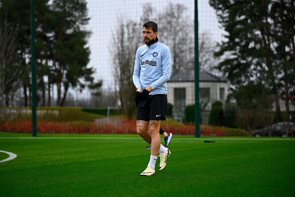 [Mari] After Marcus Thuram, Francesco Acerbi and Davide Frattesi also return to the group. Everyone available for Genoa. Hakan Calhanoglu aims to return for Bologna-Inter.