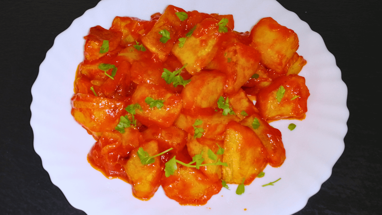 Fried Potatoes with a Tasty Tomato Sauce Recipe