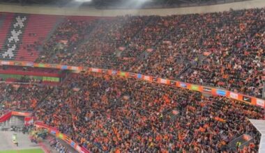 [Ralf Crutzen] Scotland fans react to the Dutch fans doing the mexican wave