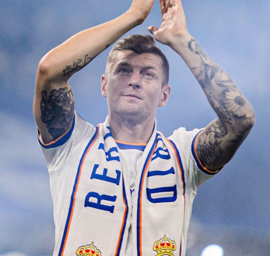 [Fabrizio Romano] Toni Kroos will stay at Real Madrid until 2025. Direct talks between Kroos and Real on contract and it’s now just a formality to sign, imminent.