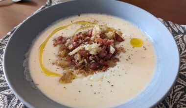 Soupe chou-fleur gremolata lardons parmesan