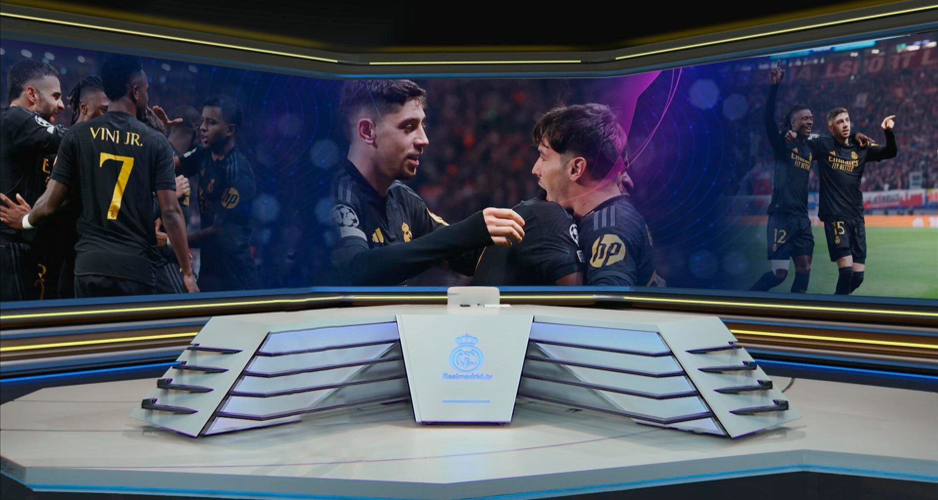 Match Thread: Real Madrid Legends XI vs Porto Legends XI. Casillas, Zidane, Raul, Figo, Seedorf, Roberto Carlos, Arbeloa, Solari, Salgado, Burtragueno and more are playing! Live right now!