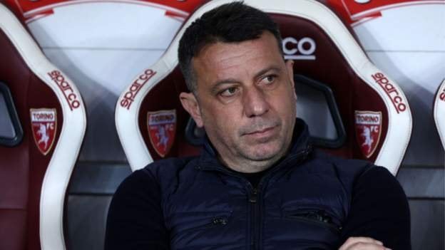 Lecce sack manager D'Aversa for headbutting Henry