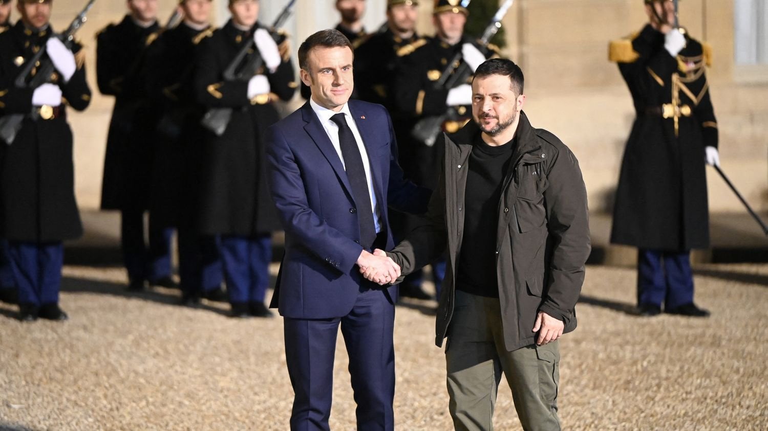 Aide militaire, coopération en cas d'agression... ce que contient l'accord de sécurité signé par Emmanuel Macron et Volodymyr Zelensky