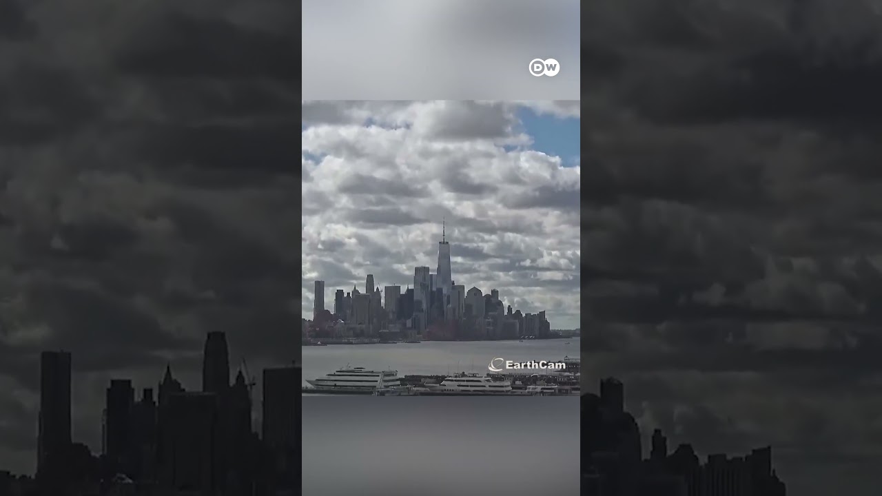 Statute of Liberty shaking during the earthquake in New York | DW News